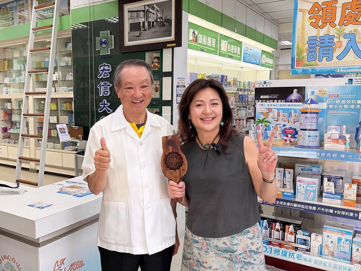 台中中區自由路商圈管委會主委翁羿琦親自化身短影音主角「自由女神」，帶著鏡頭走訪大街小巷、開箱在地店家。 圖：自由路商圈/提供