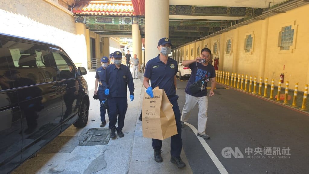 新北市新莊區11日發生女子在住家遭殺害命案，警方配合檢方，在新北市立殯儀館（板殯）相驗及蒐證，以釐清被害人死亡原因。（翻攝照片）中央社記者王鴻國傳真　115年10月12日