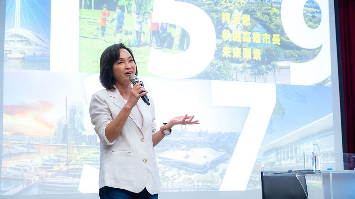 柯志恩表示唯有提升傳統產業競爭力、促使企業提高薪資，創造更多元的就業機會，才能讓產業扎根、讓高雄人才留下來。 圖：柯志恩競總／提供