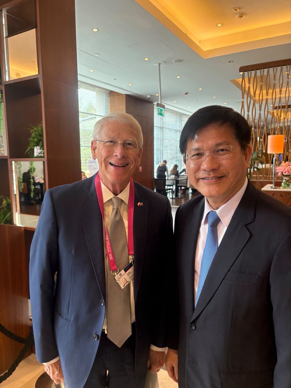 林佳龍會晤美國聯邦參議院軍事委員會主席維克（Roger Wicker）。 圖：翻攝自林佳龍臉書
