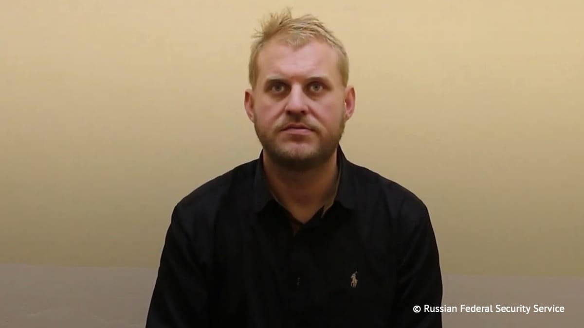 俄羅斯聯邦安全局15日表示，已拘留一名 35 歲瑞典男子，指控他涉嫌假借加入俄軍為由進入俄羅斯，實際上卻受烏克蘭指使，企圖利用第一人稱視角無人機對俄羅斯軍事設施發動襲擊及破壞行動。 圖：俄羅斯聯邦安全局／提供