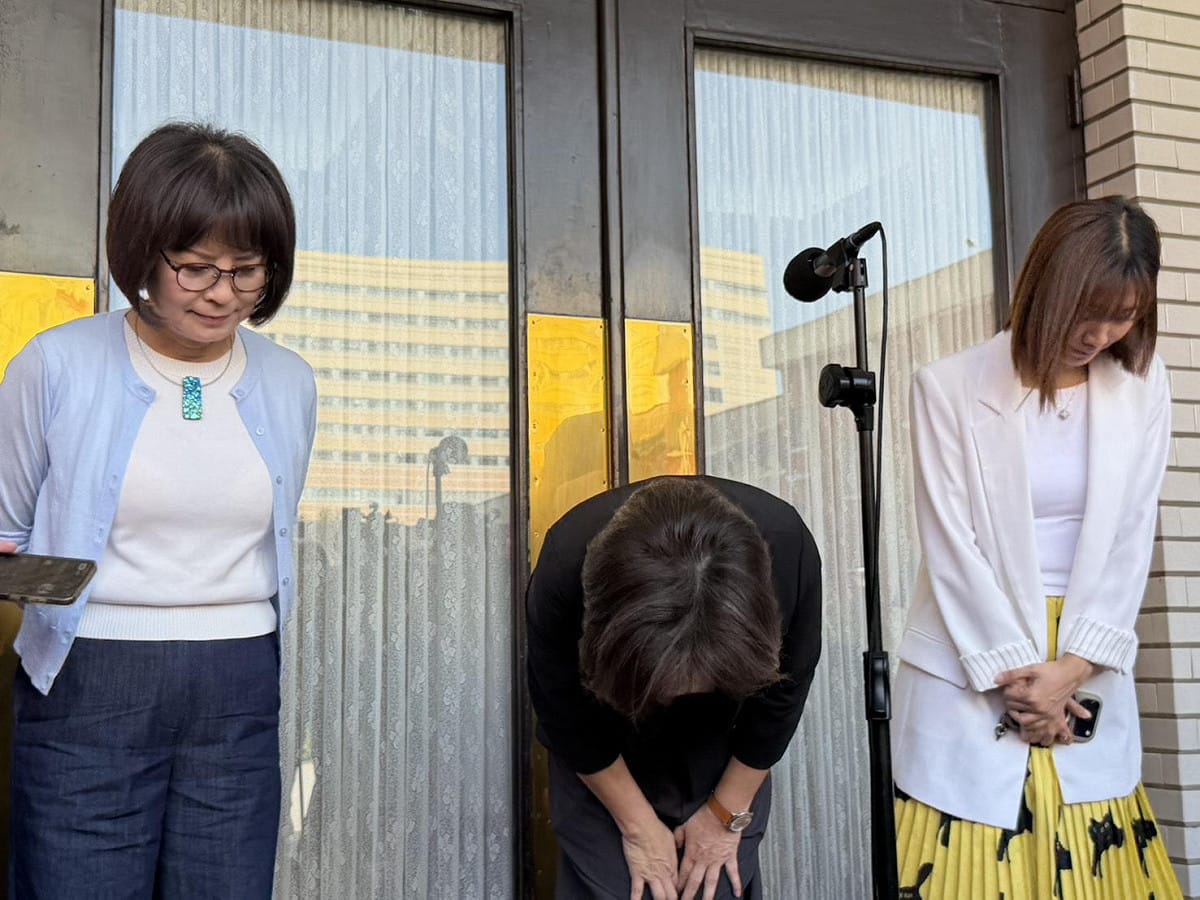 賴惠員因批評賈永婕穿著遭炎上，今日鞠躬道歉。 圖：金大鈞/攝