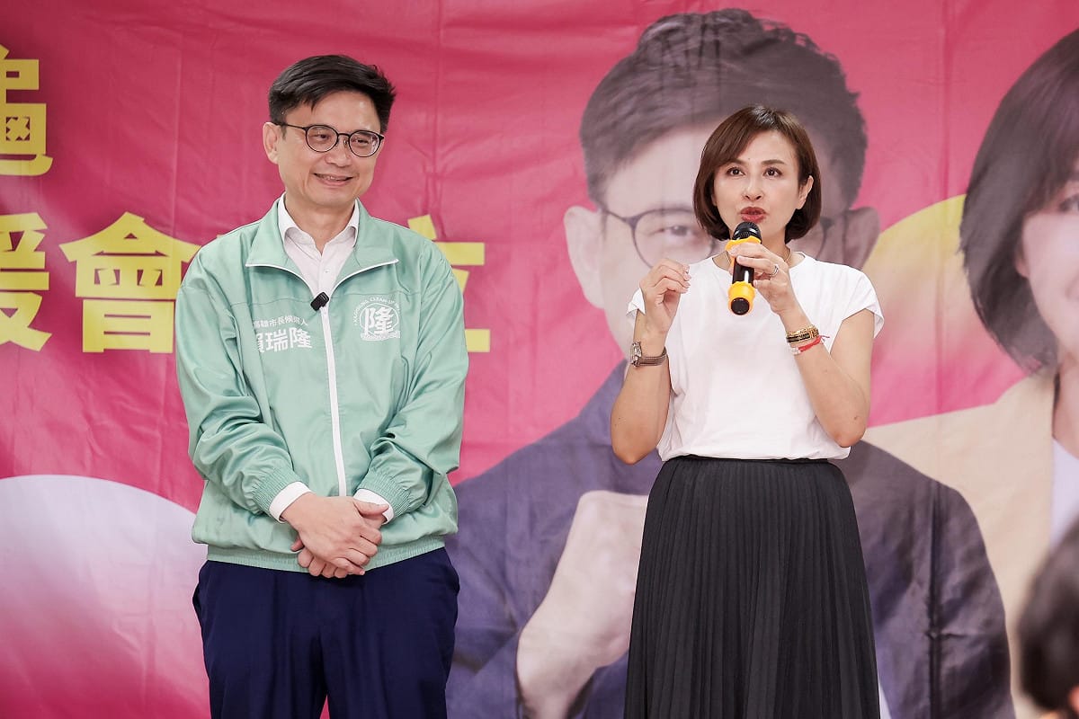 邱議瑩(右)推薦，支持賴瑞隆(左)接棒，就是以具體行動延續地方建設。 圖：賴瑞隆競總／提供