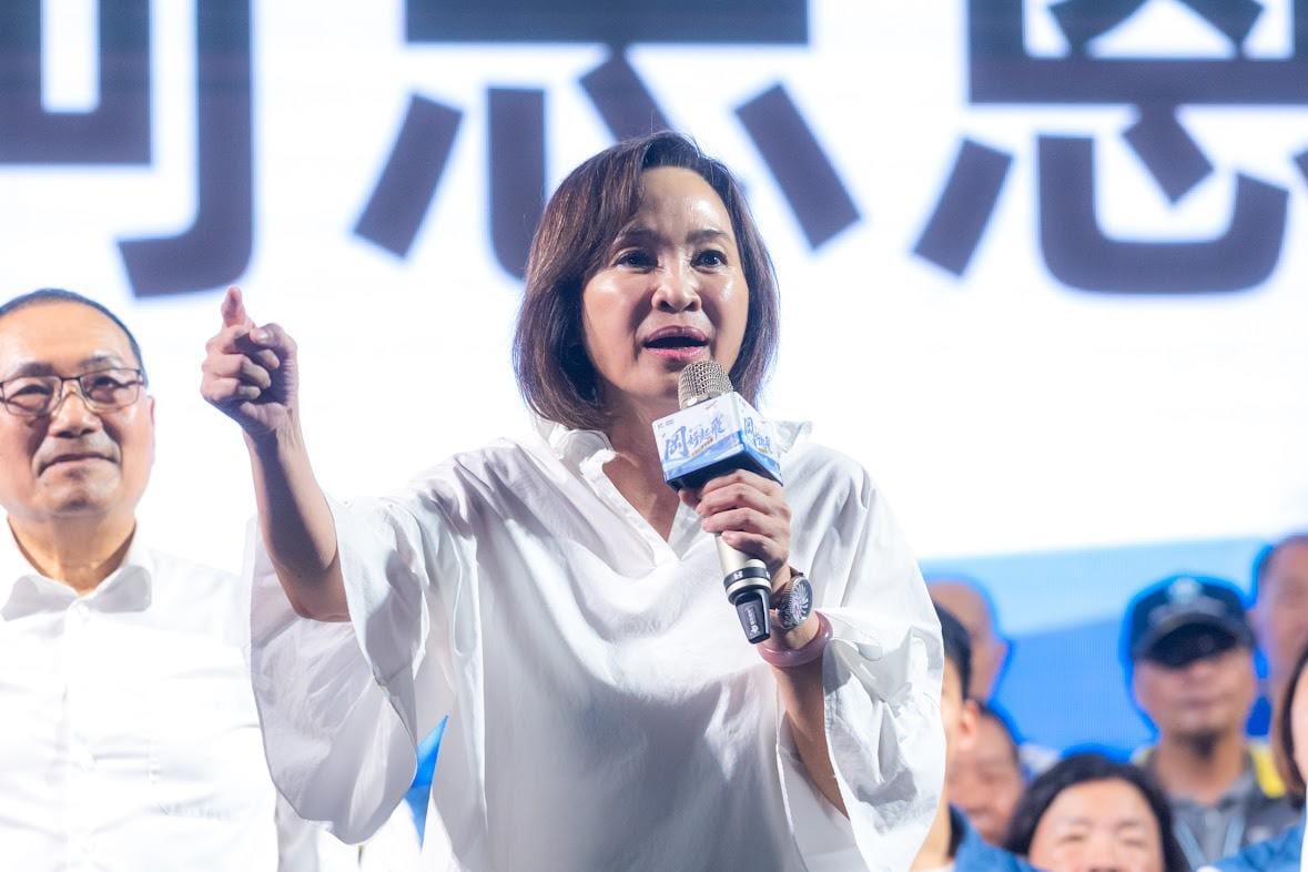柯志恩表示「別人給我情，我就要以義回報」，因此自己4年來始終留在高雄，買房落腳、持續服務地方。 圖：柯志恩競總／提供