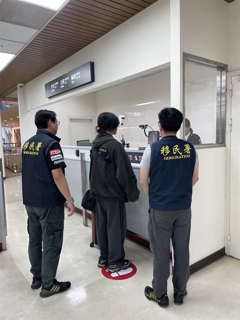 一位中國交換生喊出「小小賴清德拿下」、「兩岸統一是必然」等語遭驅逐出境。 圖：移民署提供