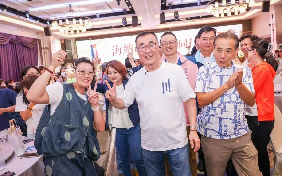 (影)才爆蔣萬安4年沒出席園長會議！爆料人蘇傳臣急拍影片改口