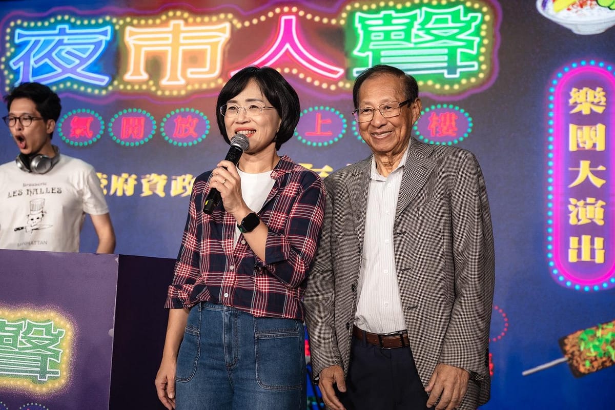 超微（AMD）董事長暨執行長蘇姿丰的父親、民進黨美東黨部主委及總統府資政蘇春槐更跨海來台相挺，驚喜現身為蘇巧慧讚聲。 圖：蘇巧慧競總提供