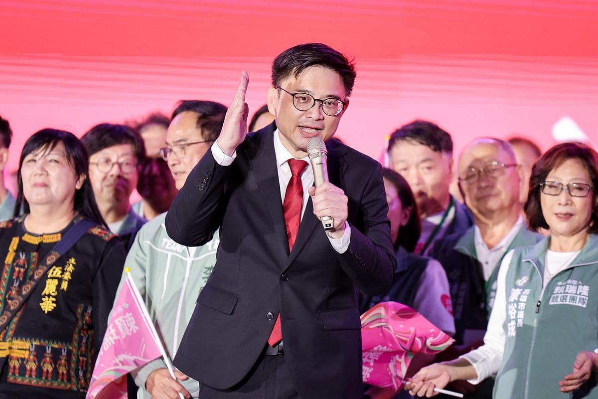 賴瑞隆提三個第一承諾，打造產業第一、南台灣第一國際門戶及幸福第一的城市。 圖：賴瑞隆競總／提供