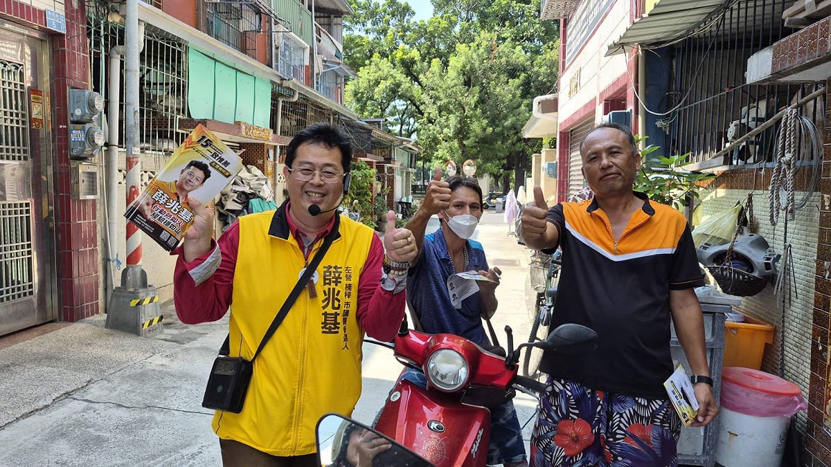 薛兆基(左)認為高雄需要的不只是競選口號，更是清楚的城市願景、可行的政策，以及能接受市民檢驗的執行承諾。 圖：薛兆基競辦／提供