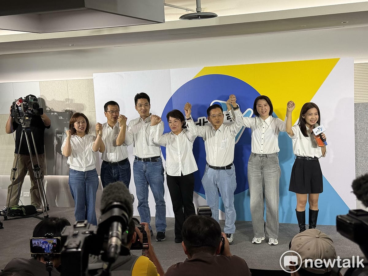 台北市長蔣萬安、台中市長兼蔣萬安競選團隊主委盧秀燕，及5位北市藍委將接任蔣萬安競選團隊總幹事。 圖：周煊惠 / 攝