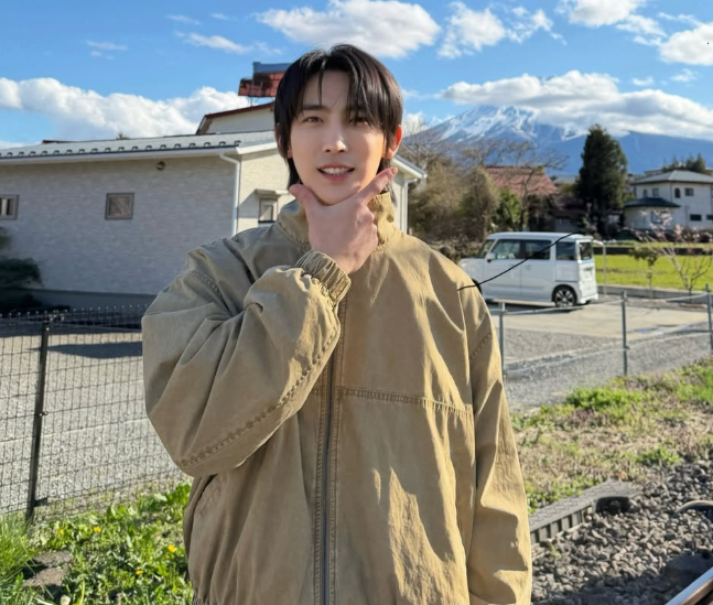 黃宏軒曾演出《飛魚高校生》、《歸還世界給你》、《陰陽師2-瀧夜曲》、《關於未知的我們》、《我想和你在一起》等戲劇及電影，累積不少粉絲。 圖：翻攝自黃宏軒IG