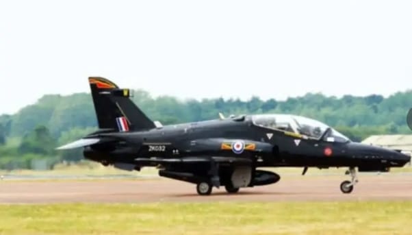 英國皇家空軍鷹T-2教練機。 圖 : 翻攝自觀察者網