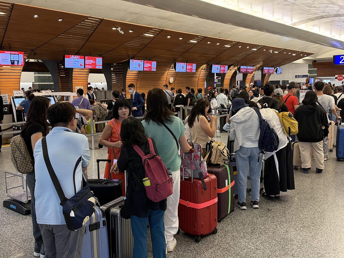 桃機預估5天連假旅運量約達75.5萬人次、平均每日15.1萬人次，出境高峰為10月24日，建議旅客提早3小時抵達機場。 圖：桃園機場／提供