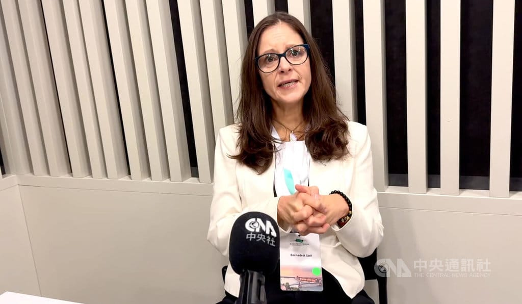 前匈牙利國會議員風映月（Bernadett Szél）接受中央社專訪時分享，台灣的民主、生活方式、文化與宗教習俗，都值得歐洲社會進一步認識，並盼歐洲媒體增加對「台灣」本身的報導，而非僅將台灣置於中國議題的框架下。 圖：中央社