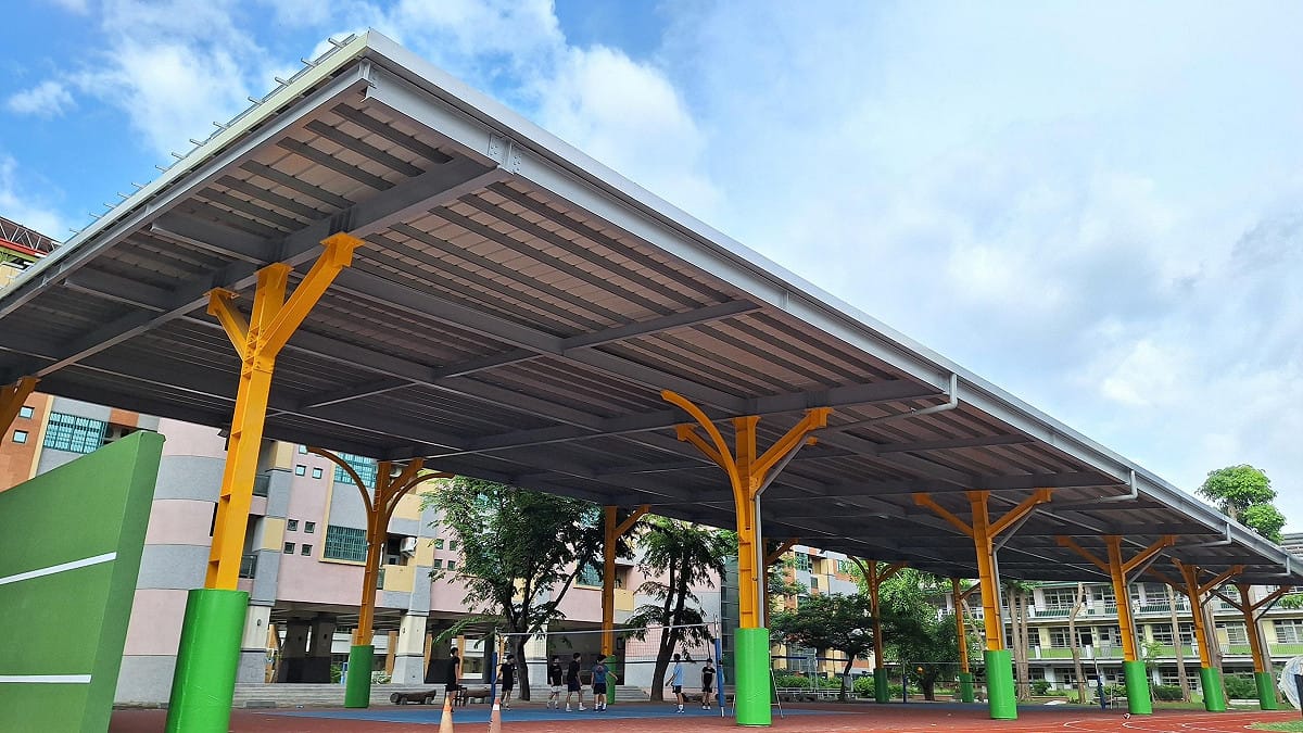 鳳西國中屋頂光電工程，勇奪最高榮譽「特優金質獎」。 圖：高雄市教育局／提供