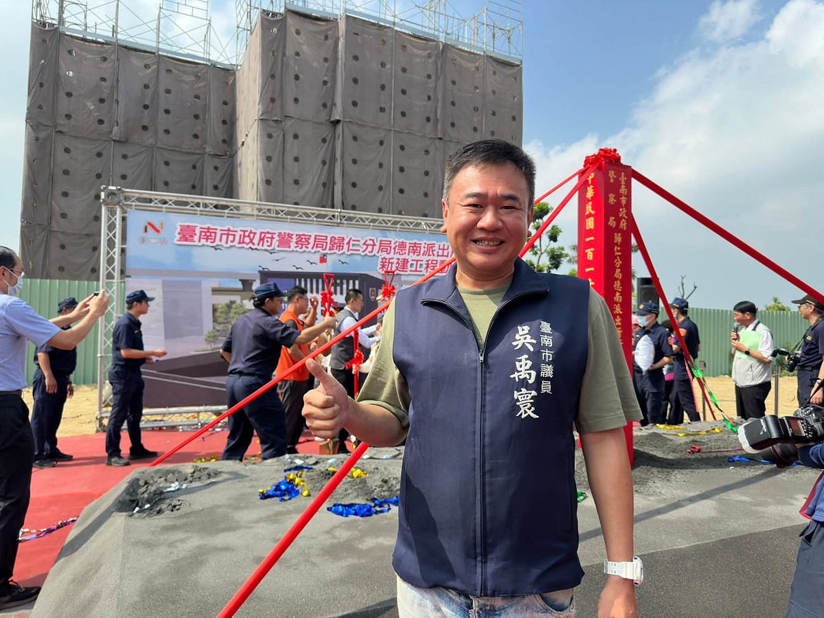 吳禹寰則繼承其父、前台南縣議長吳健保在仁德二空眷村及藍營累積的強大動員能量。 圖：翻攝吳禹寰臉書