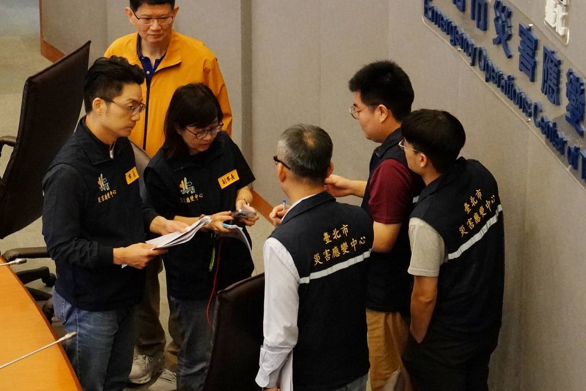 台北市長蔣萬安昨晚留宿災害應變中心。 圖：台北市政府/提供