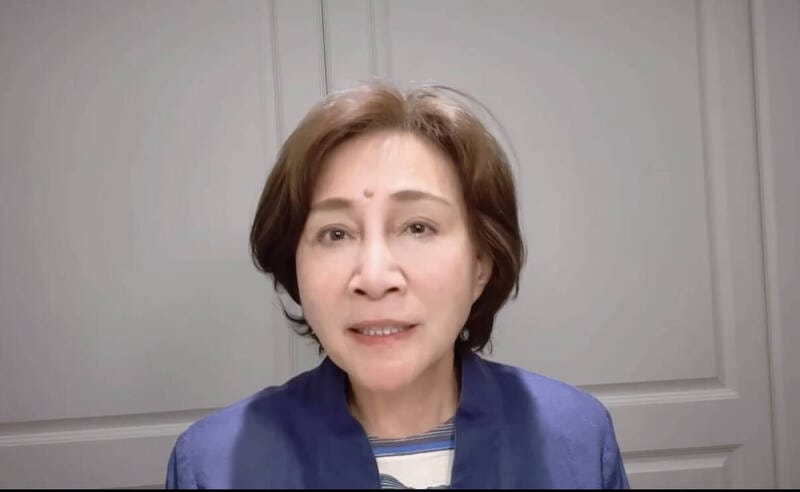 黃馨慧自錄影片向車主及周邊民眾道歉，承諾清除現場及處理損害賠償。 圖：黃馨慧服務處提供