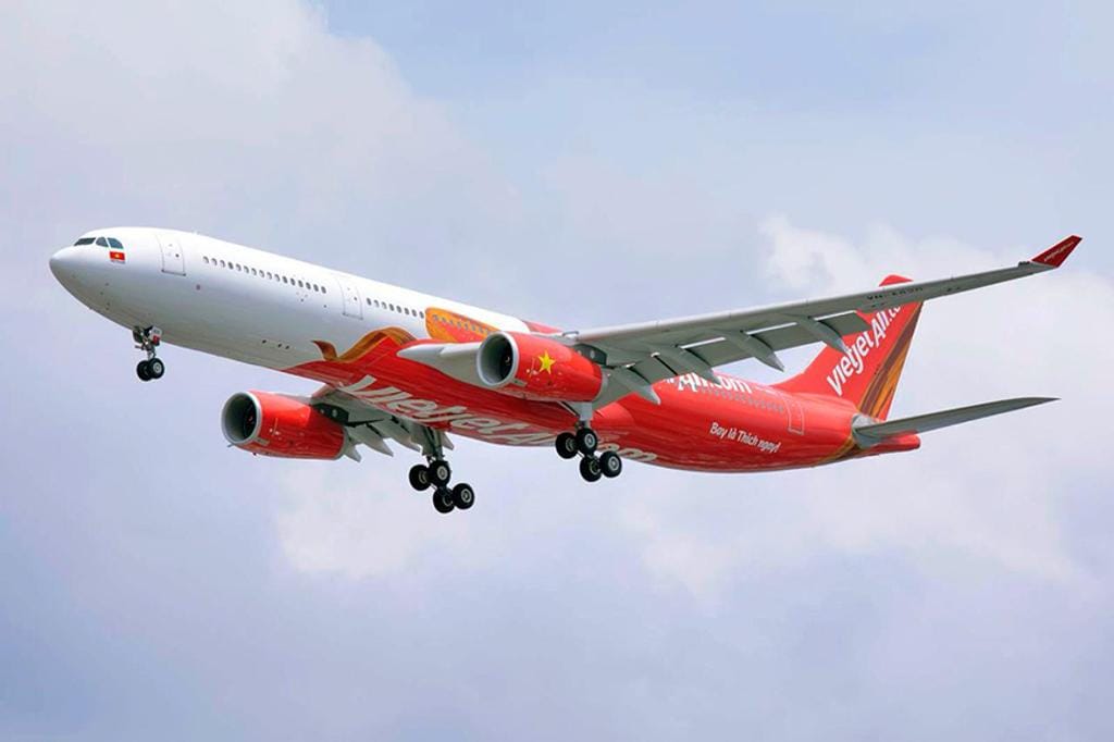 隨著「台南－河內」直航新航線的開闢，越捷航空在台已累積營運12條台越直飛航線，成為促進雙邊觀光與經貿往來的重要空中橋樑。 圖：越捷航空／提供
