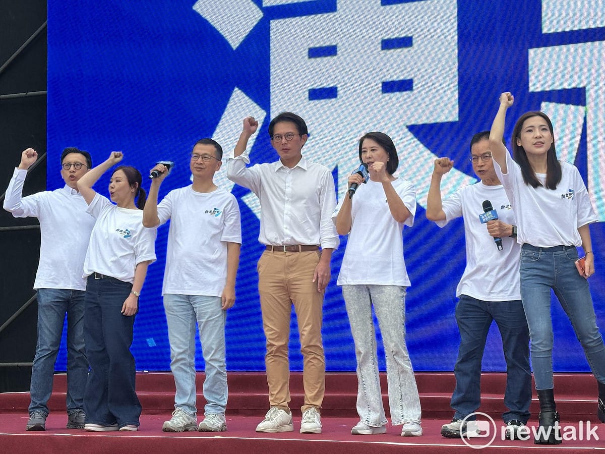 民眾黨主席黃國昌今與國民黨台北市5位立委出席台北市長蔣萬安競總成立。 圖：張良一 / 攝
