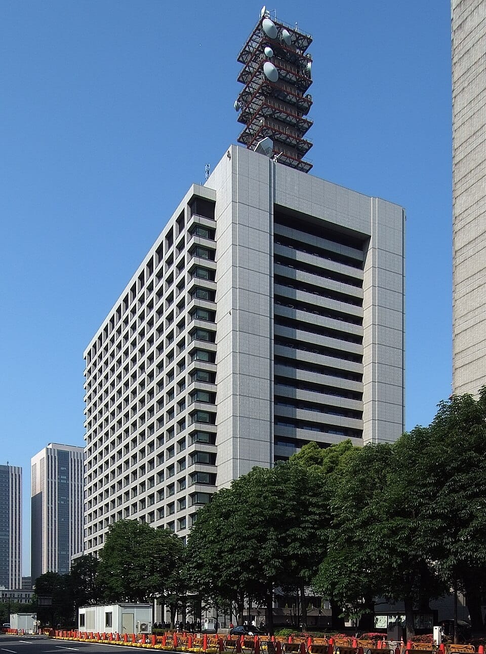 日本政府中央辦公大樓 圖：取自維基百科　by  Wiiii, CC BY-SA 3.0