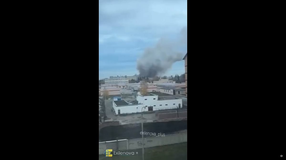 烏軍近期持續襲擊俄羅斯境內的軍工物資生產工廠，衝擊俄軍的武器製造能力。 圖：擷取自 @Tendar X 分享影片