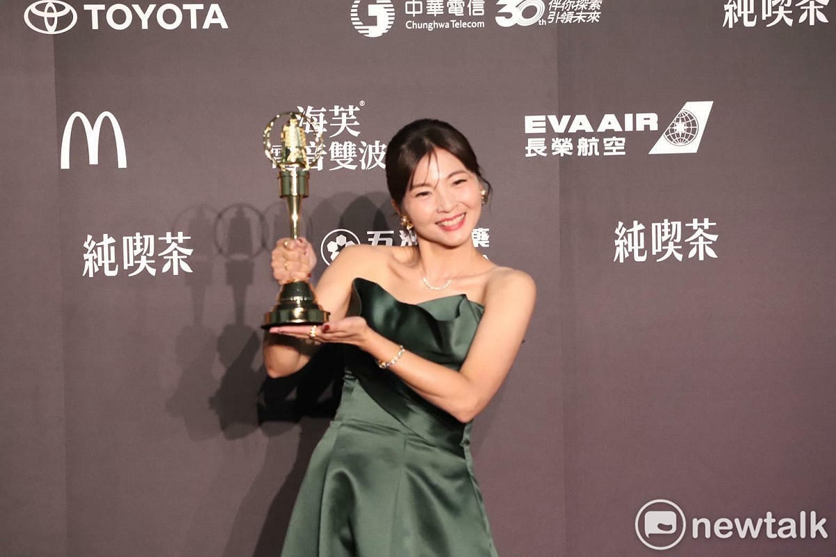 許琡婷在發表得獎感言時嚴重超時講了4分23秒，引發大批網友砲轟。 圖：許斯婷／攝