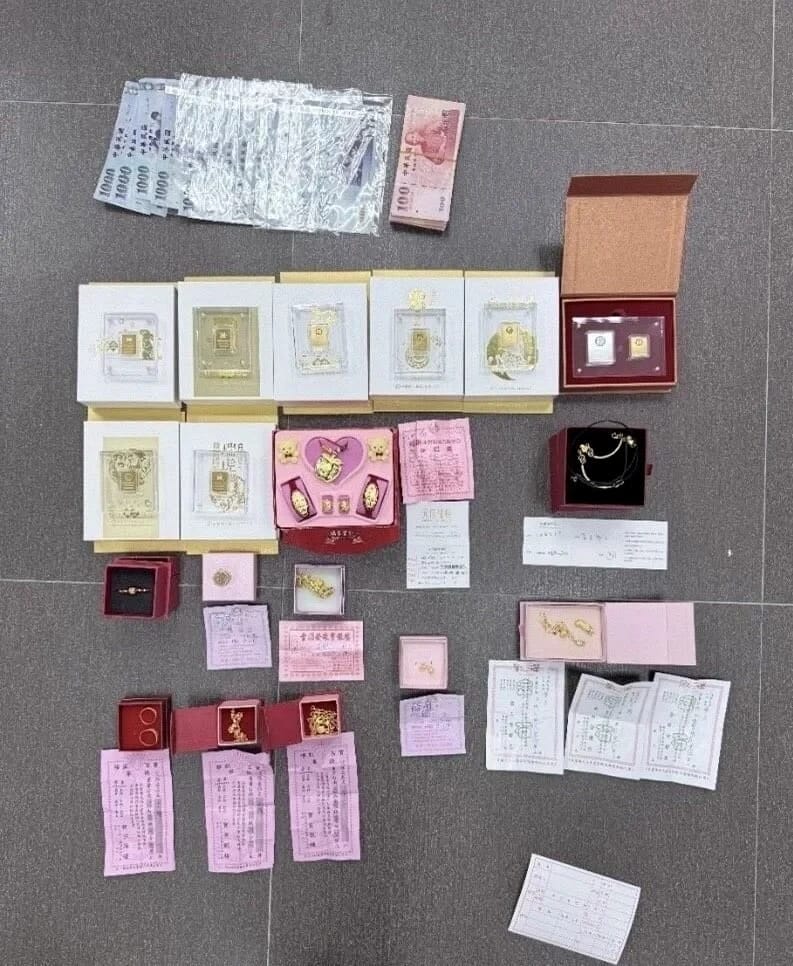 葉姓男子夥同一家六口與三間中醫診所進行詐保。 圖：警方提供