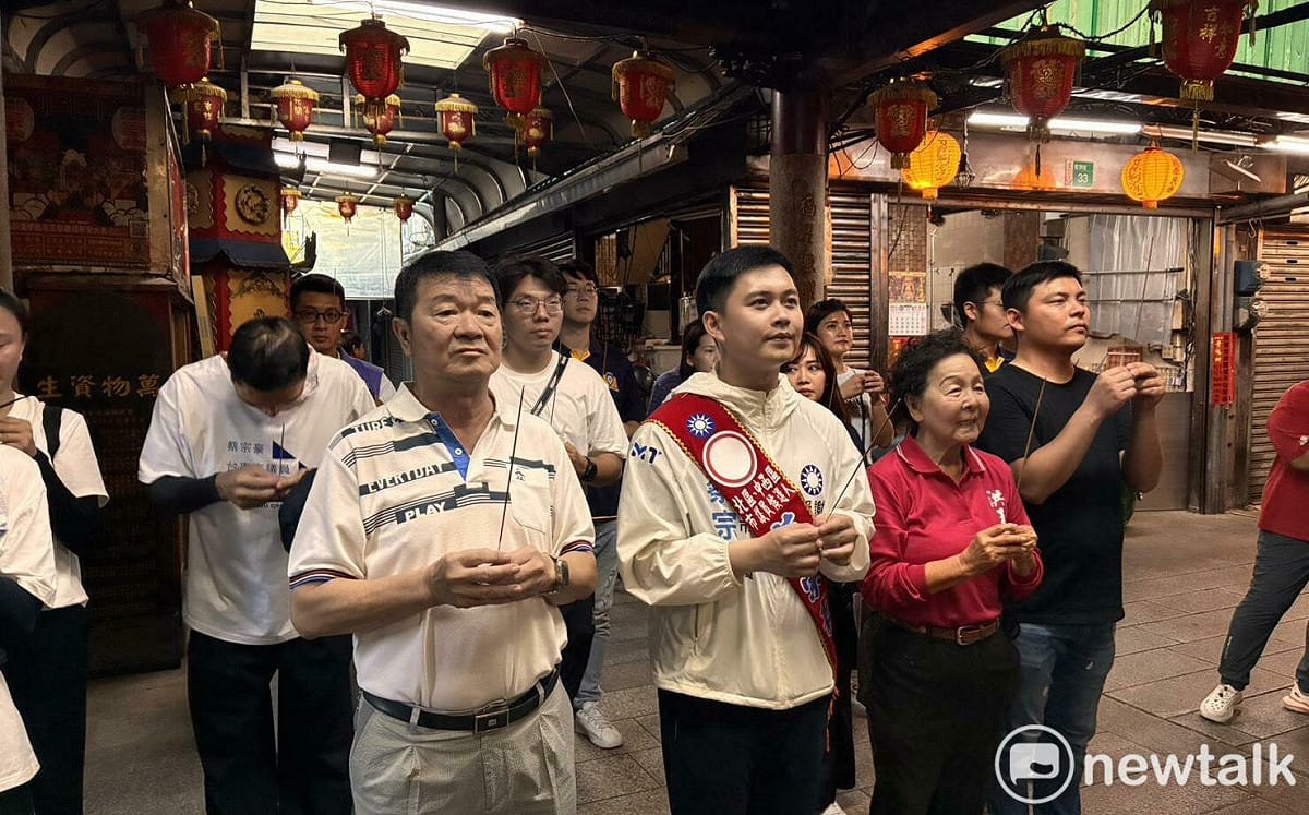 蔡宗豪展開「一日步行府城廟宇祈福」 單日走遍66間廟宇為鄉親祈福