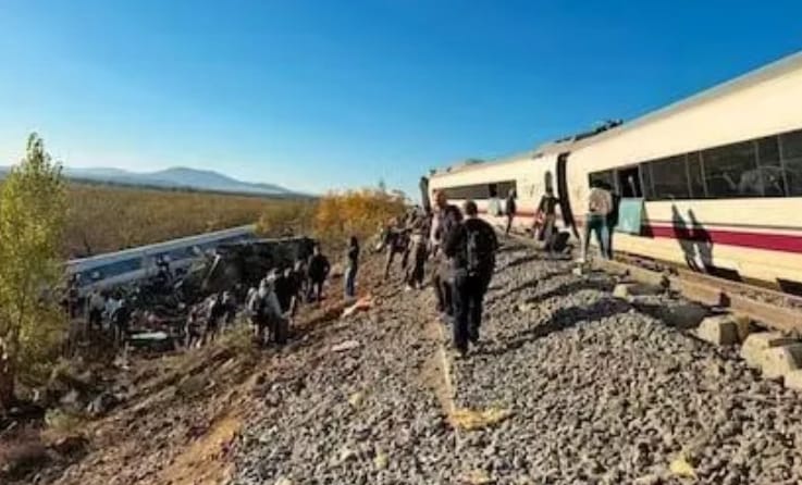 西班牙高速列車發生追尾事件，造成至少46人死亡。 圖 : 翻攝自央視新聞