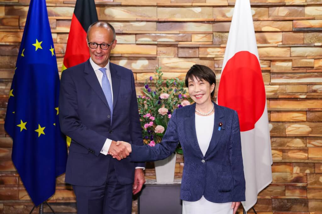 德國總理梅爾茨（左）28日在東京與日本首相高市早苗（右）會談。 圖：取自x.com/takaichi_sanae