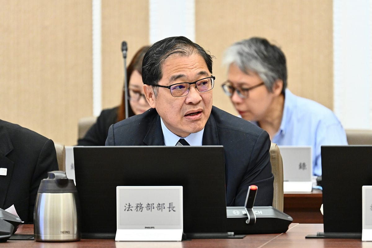 法務部長鄭銘謙今（29）日出行政院會。 圖：行政院提供