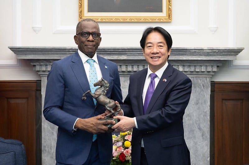 賴清德與聖露西亞總理皮耶（Philip J. Pierre）。 圖：總統府提供