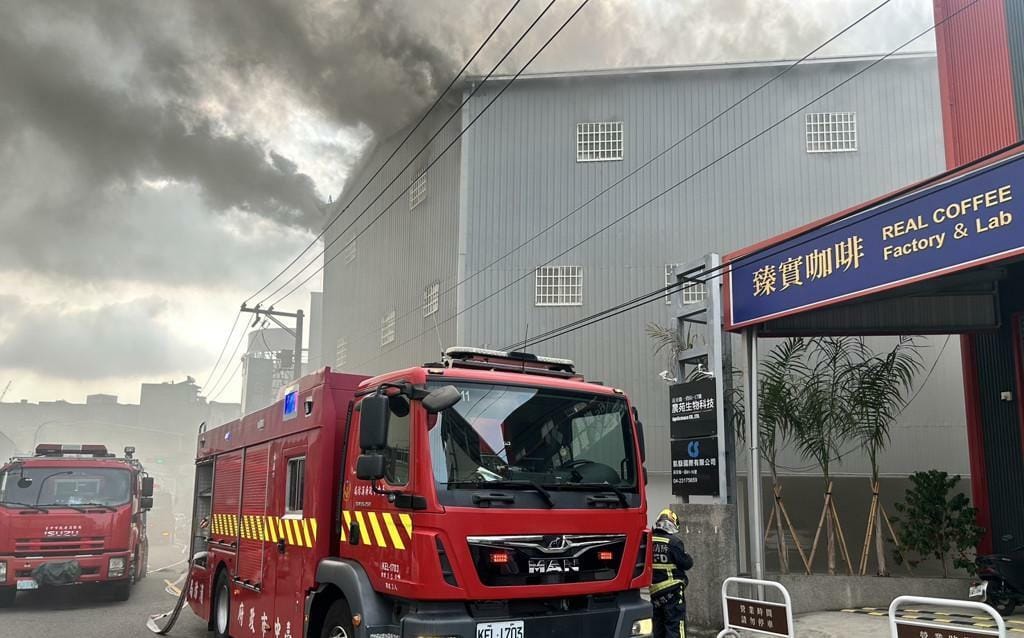 台中西屯區傳火警！男二度灼傷送醫 環保局急發空汙警報