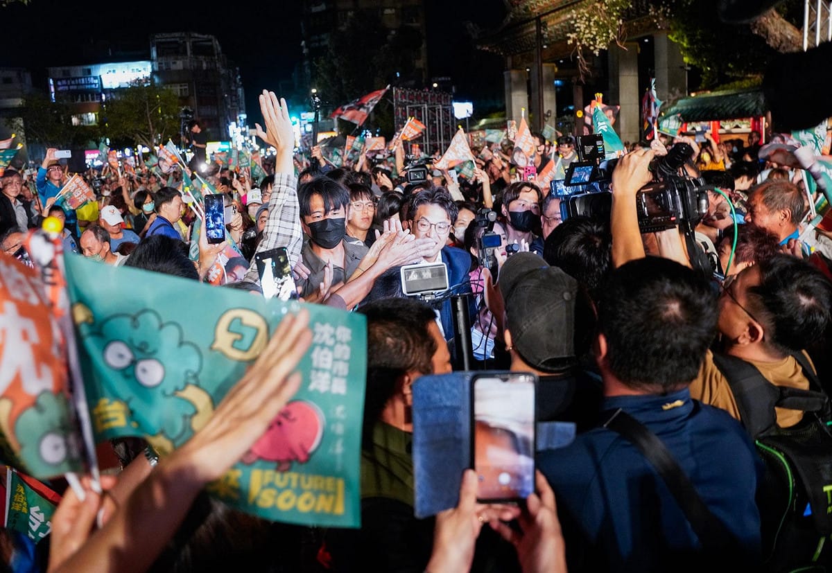 沈伯洋出席洪婉臻競選總部成立大會。 圖：張良一／攝