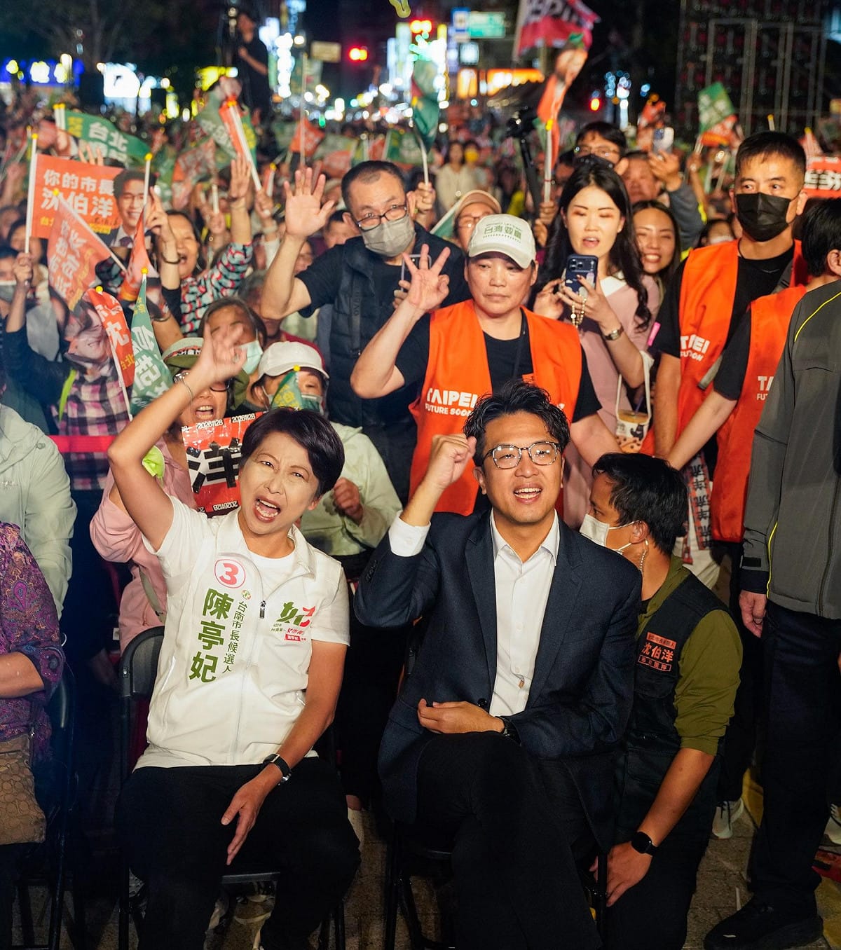 (影)偷臭蔣萬安! 沈伯洋曝洪婉臻富正義感、常傳訊討論市政：我都會回訊息