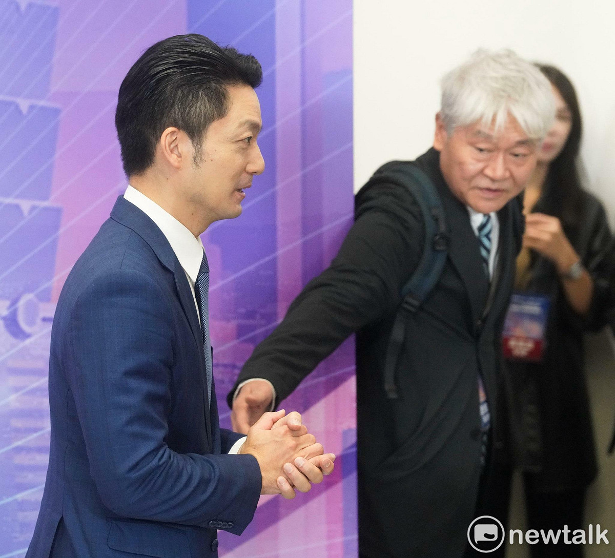 蔣萬安競辦顧問陳國君今陪同台北市長蔣萬安參加辯論會。 圖：張良一 / 攝