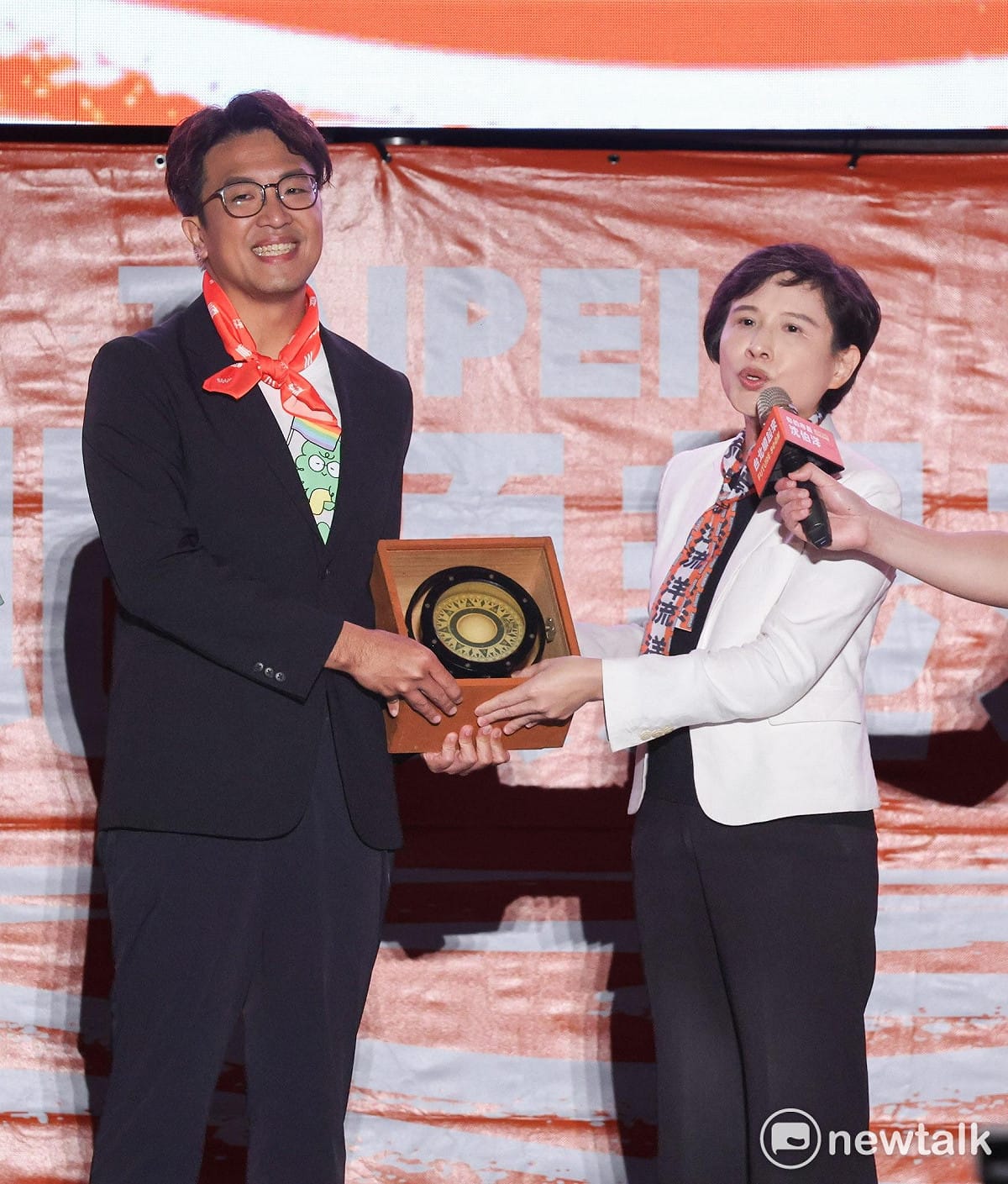 行政院副院長鄭麗君今助講民進黨台北市長候選人沈伯洋。 圖：張良一 / 攝