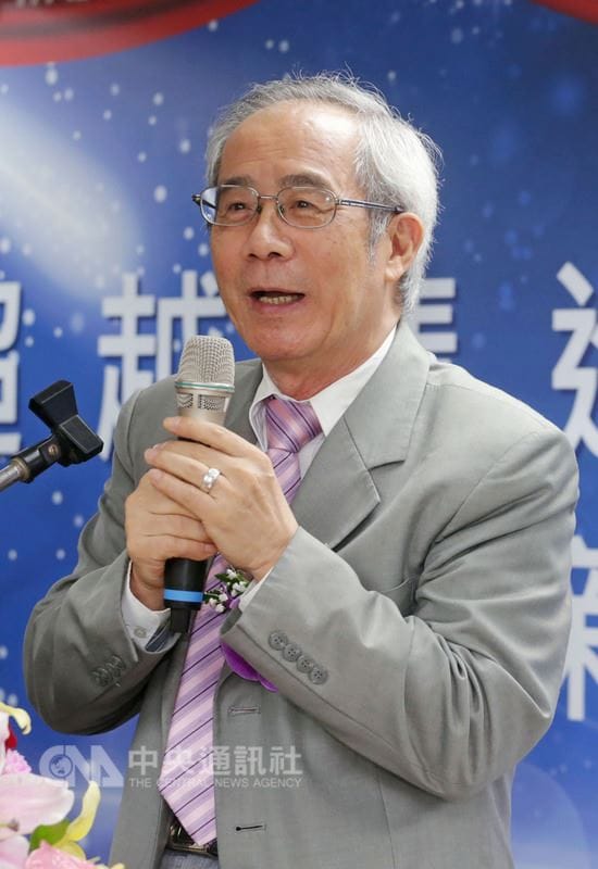 救國團理事長白秀雄6日表示，因為與救國團理念不同，「道不同不相為謀」，已在下午提出辭呈辭掉理事長以及理事身分，救國團也已經確認他的辭呈。 圖 : 中央社