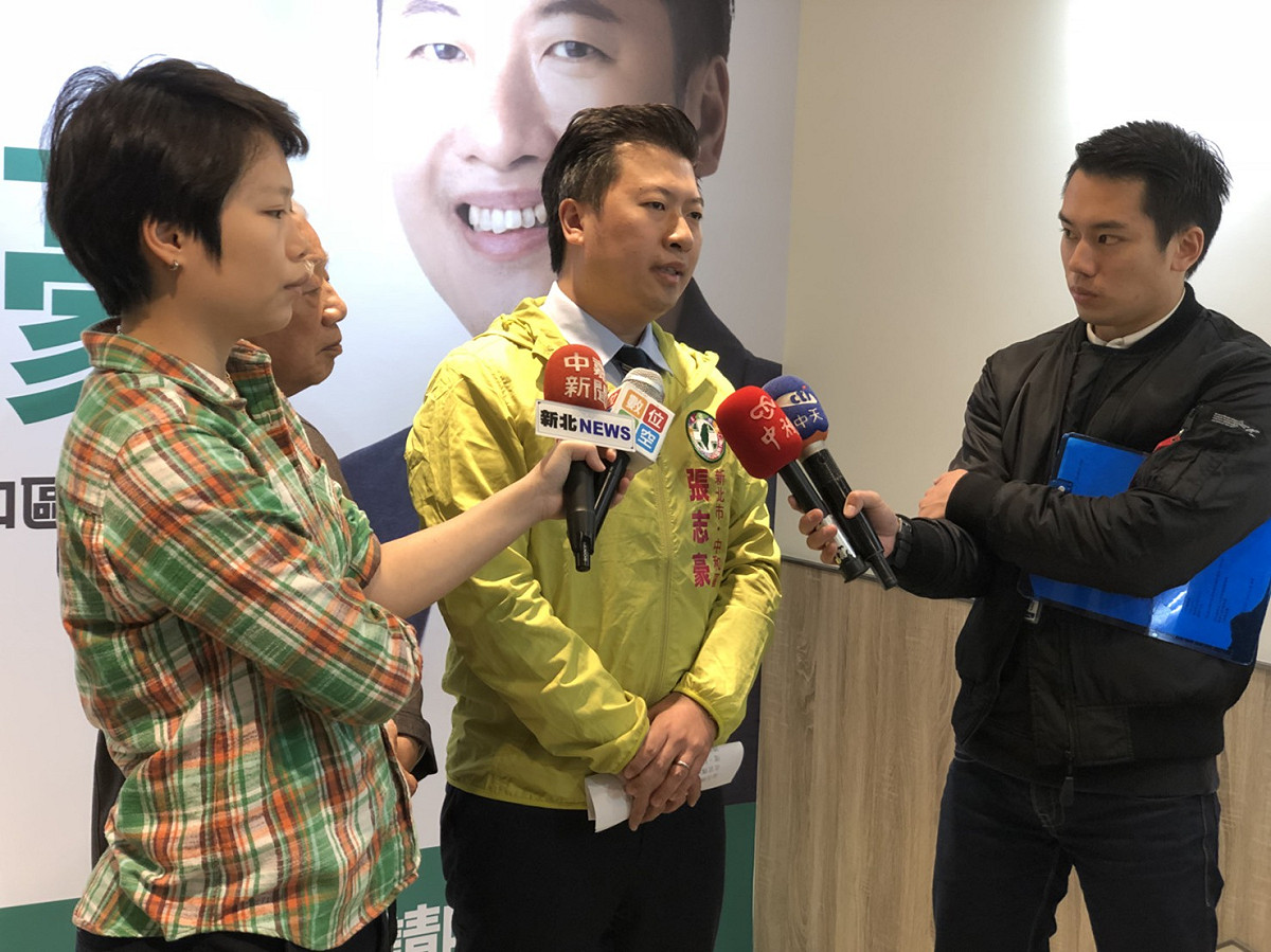 前民進黨發言人張志豪針對柯慶忠的簡訊，向媒體發表意見，並在臉書PO文。 圖 : 張志豪服務處/提供