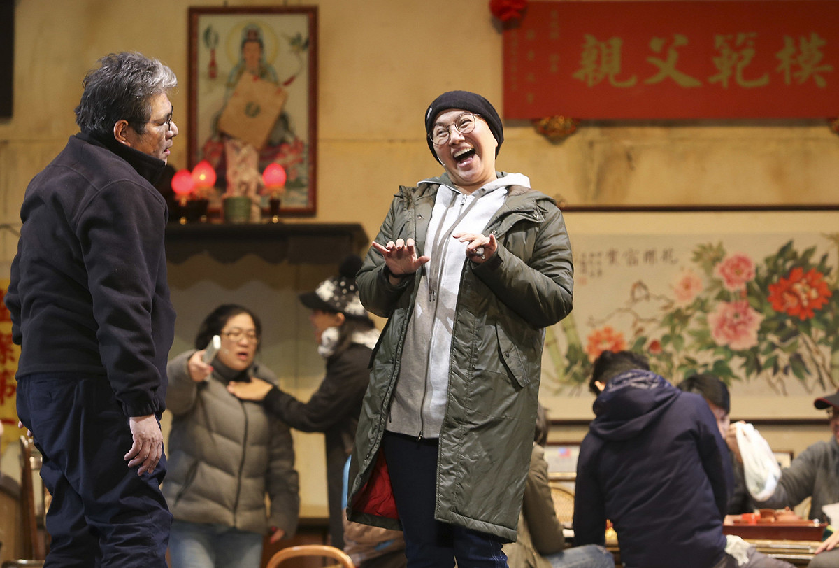 歌仔戲天后唐美雲不僅在劇中演出，甚至出團十五人來為中場休息時間熱場。圖/張大魯攝