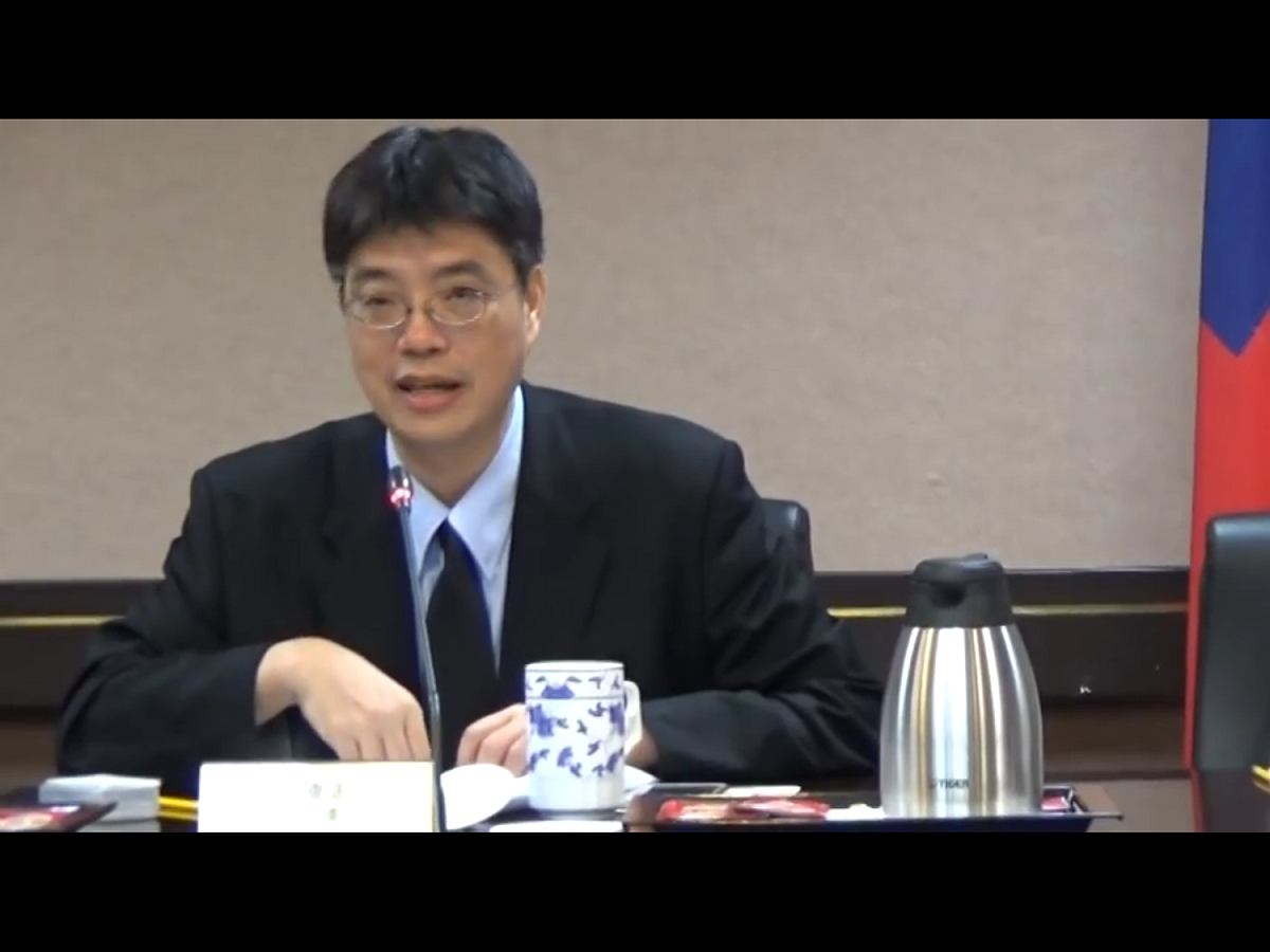 針對李克新的「武統說」，邱垂正痛批，「我們絕不接受這種自大狂妄、蠻橫無理的態度，也向中共當局表達強烈抗議。」 圖：翻攝自Youtube