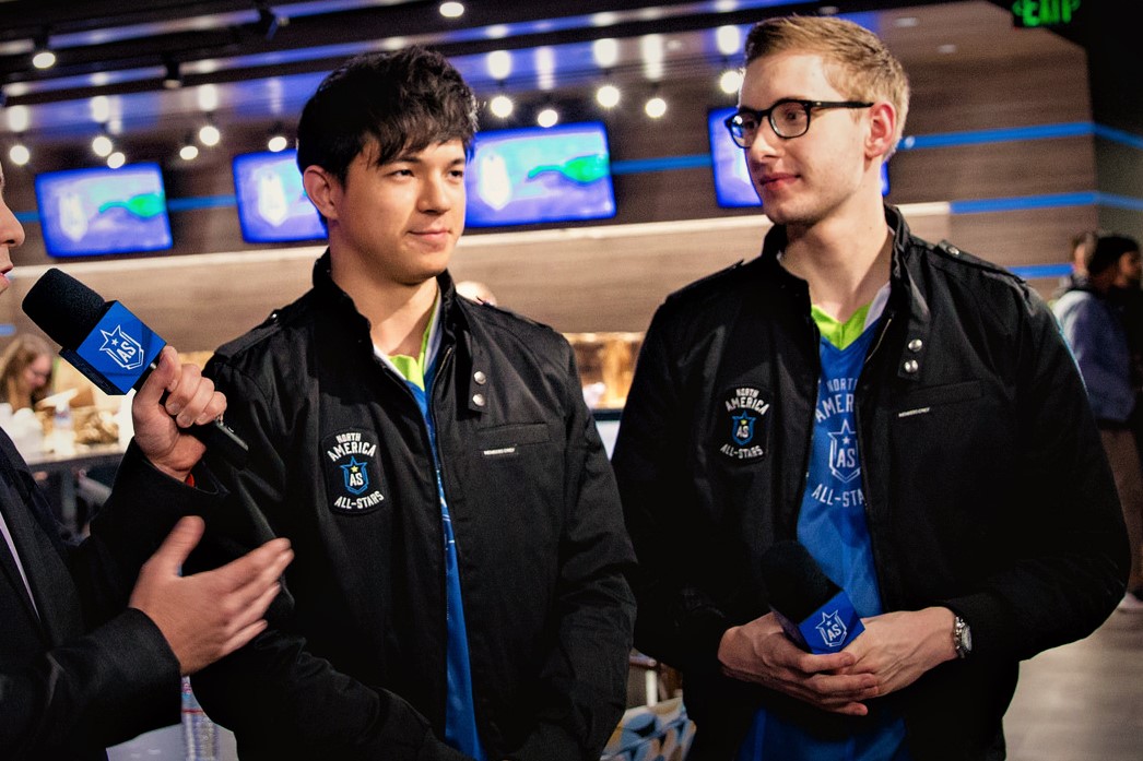 NA代表隊伍上路選手Hauntzer與中路選手Bjergsen。 圖：翻攝自 LoL Esports Photos flickr