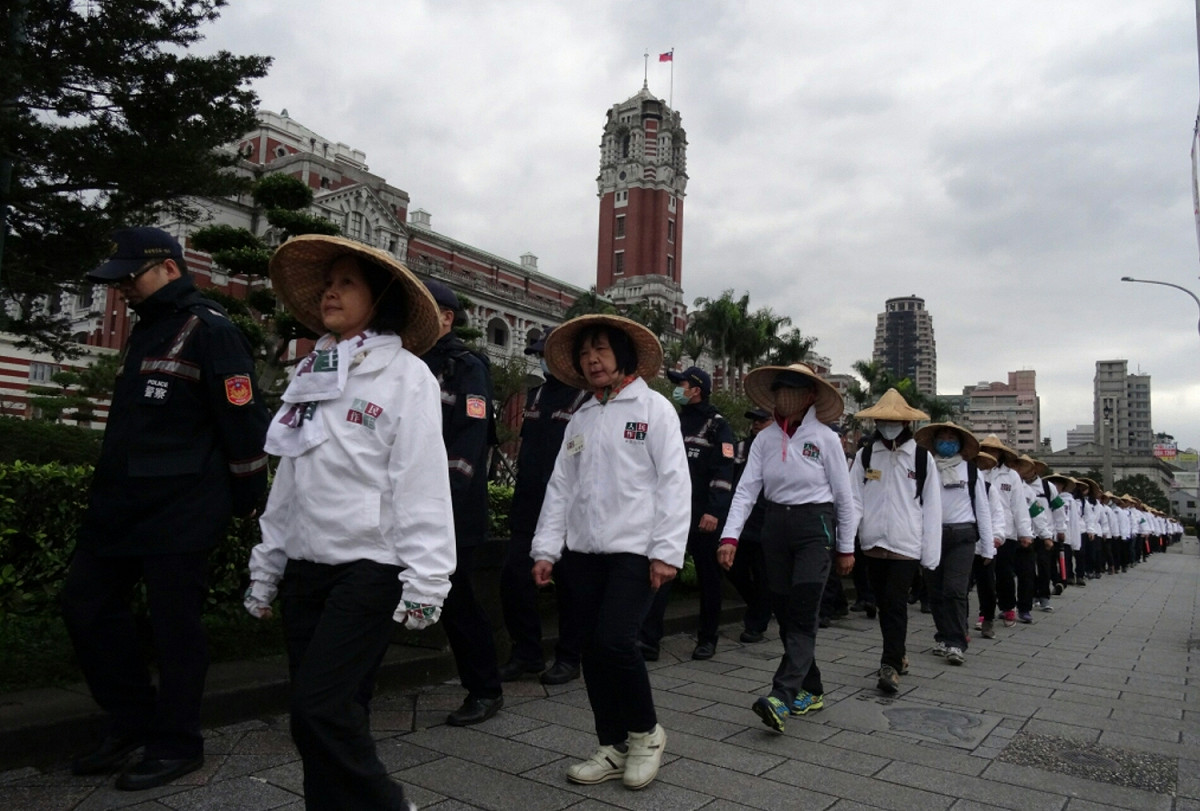 人民作主基金會表示，要深化鞏固民主，必須有民主信仰堅定的人民和政治人物，同心協力走在民主的大道上。 圖：人民作主基金會/提供