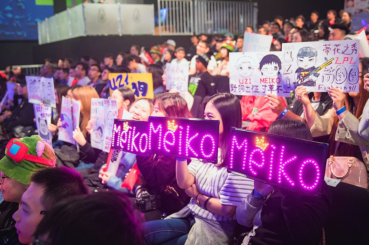 與世界賽一樣，有許多中國粉絲自製選手ID燈排應援。 圖：翻攝自 LoL Esports Photos flickr
