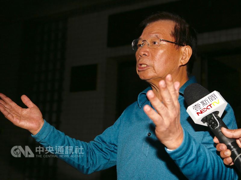 高雄地檢署11日以證人身分傳喚前行政院秘書長簡太郎，釐清慶富造船公司承造獵雷艦案相關疑點。 圖 : 中央社