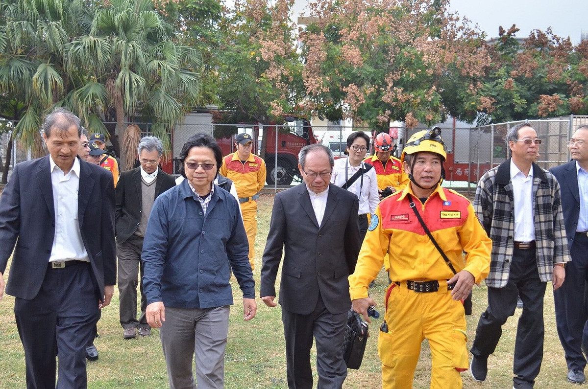 消防局陳虹龍局長表示，特搜中隊是高市消防局集合各轄區消防隊精英所集合組成的隊伍，專門負責國內外地震災害人道救援及國內重大災害第一線搶救人員。 圖：內政部/提供