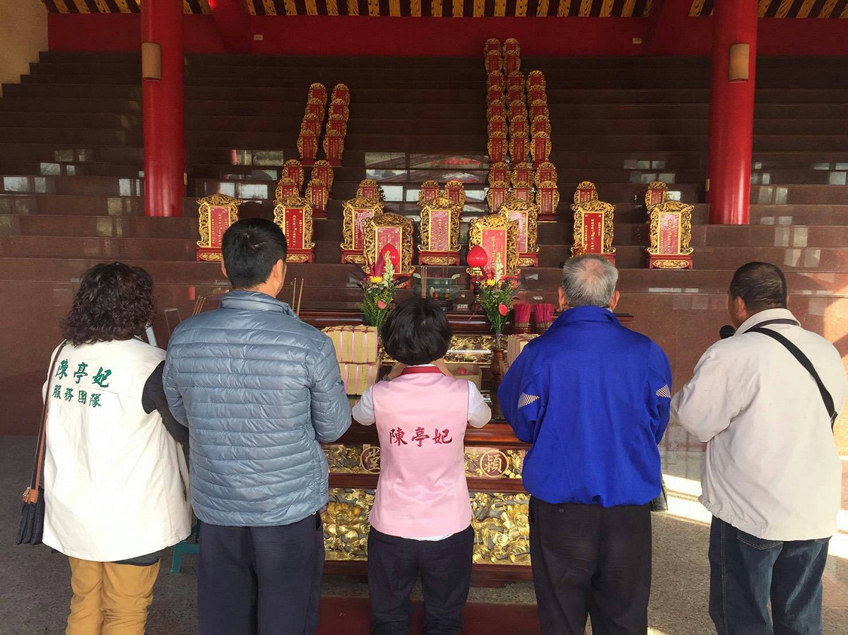 出身將軍的陳亭妃，已故父親陳佳照是巷口人，地方信仰中心李聖宮每年舉辦祭祖活動，小時候陪著父親蹦跳返鄉湊熱鬧， 圖：黃博郎攝