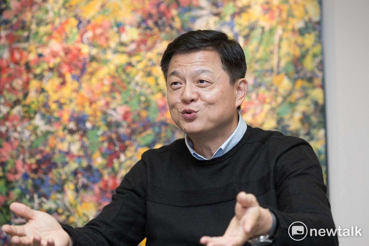 前台北縣長周錫瑋沉潛近七年來，近日動作頻頻，但他坦言，目前缺乏能夠向市民透露藍圖的舞台。 圖：李佳純／攝