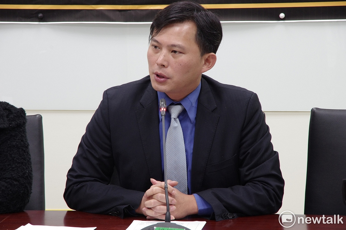 國安局特勤走私免稅菸醜聞爆發後，時代力量立委黃國昌被民眾譽為「現代包青天」 圖：新頭殼資料照片